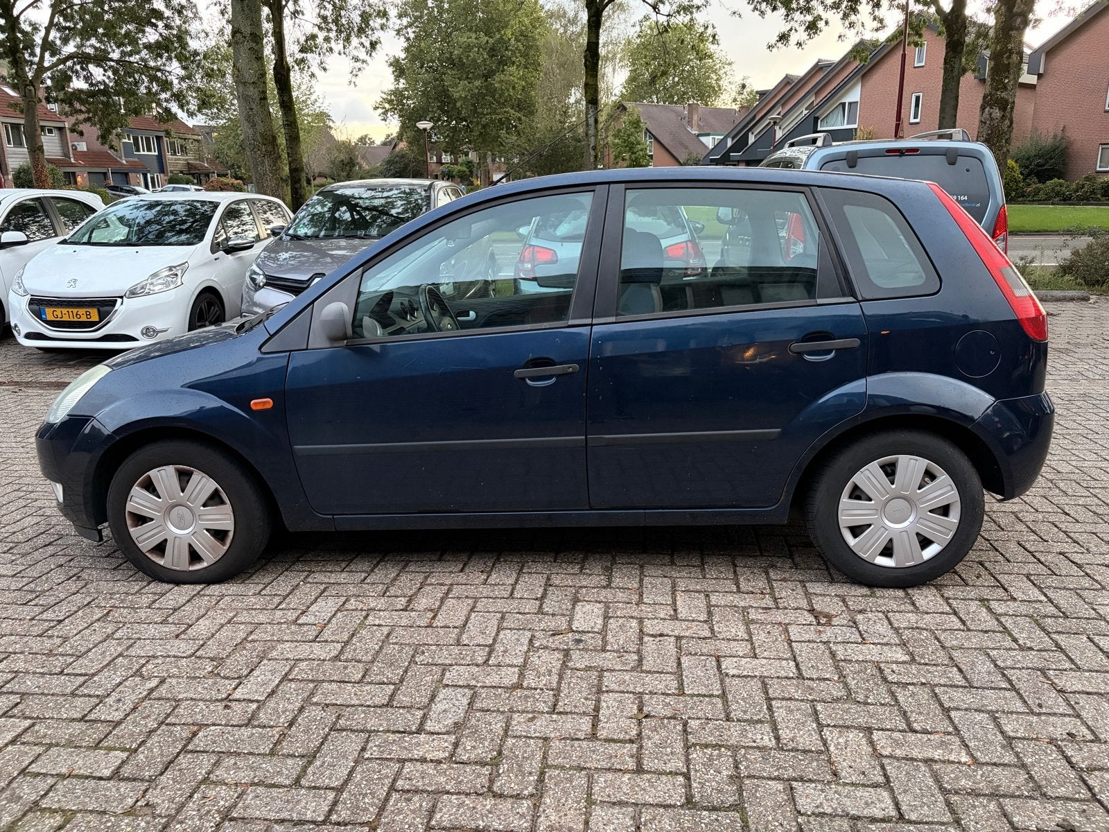 Ford Fiësta 1.4 16V 5DR 2004 beschikbaar vanaf 25 september, Voorwielaandrijving, 40 €/maand, 4 cilinders, Blauw