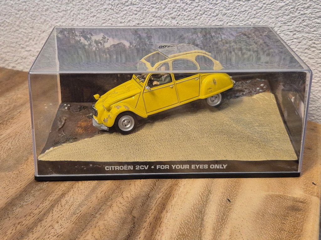 James Bond 007: Citroën 2CV - For your eyes only, Hobby en Vrije tijd, Overige merken, Na, Auto, Na