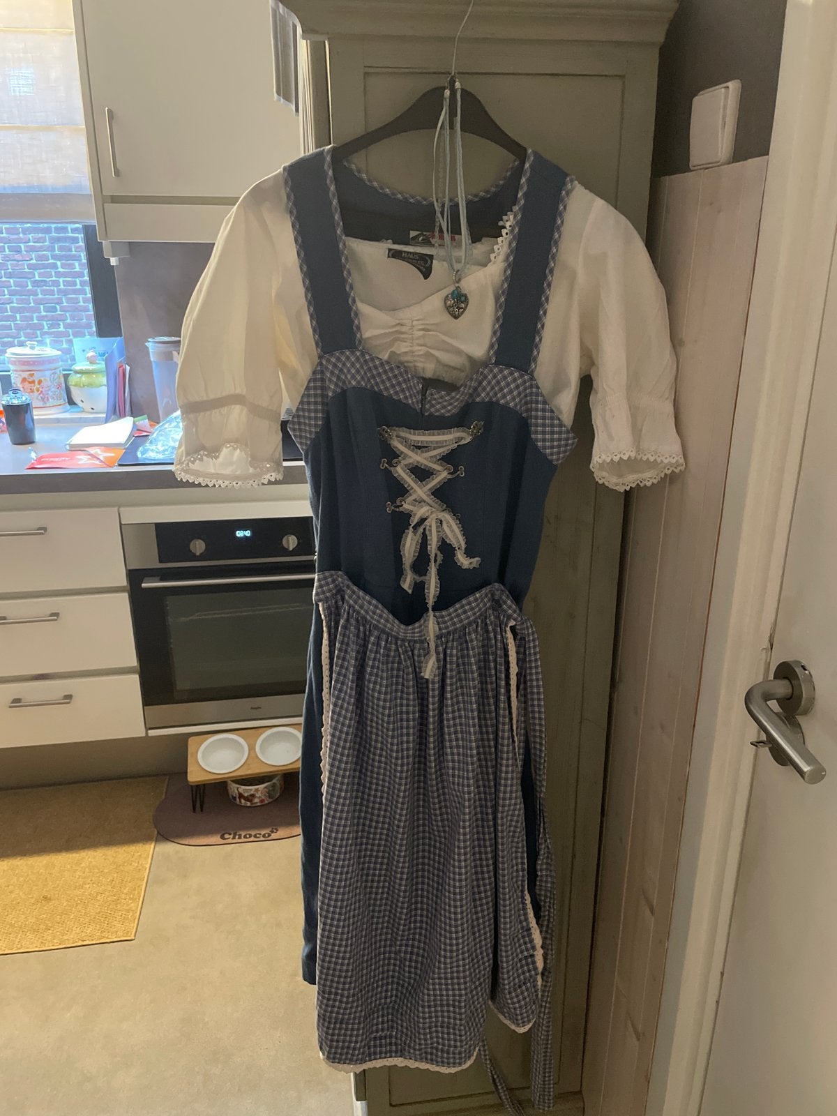 Dirndl Maat 42 - Compleet met blouse en schort en ketting, Maat 42/44 (L), Ophalen of Verzenden, Overige thema's, Kleding