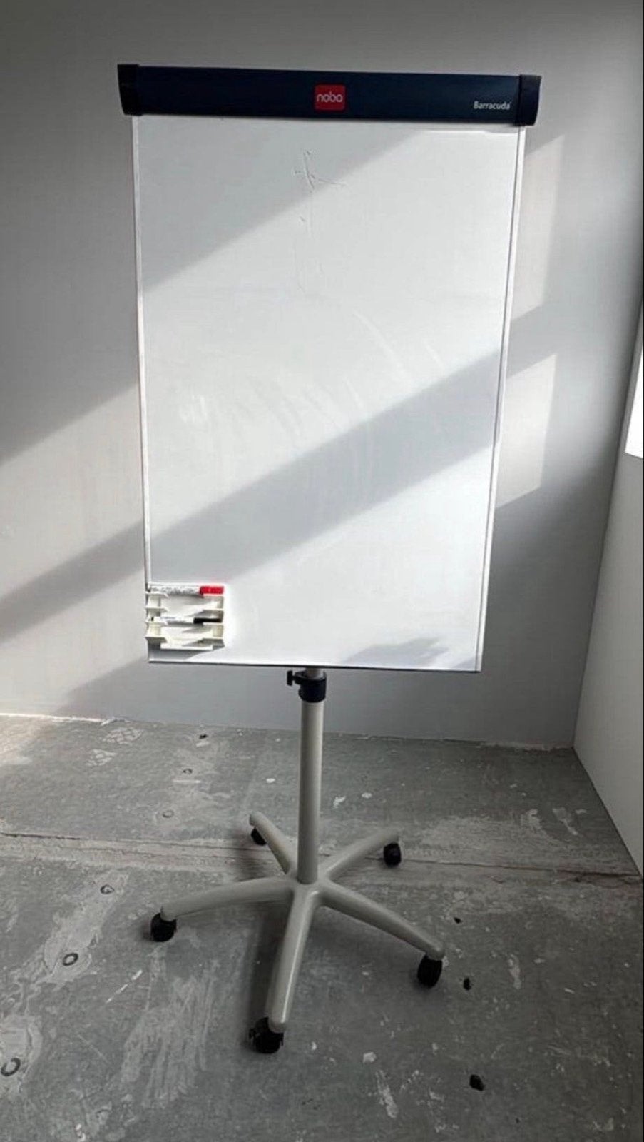 Whiteboard met wielen, Ophalen, Zo goed als nieuw, Whiteboard