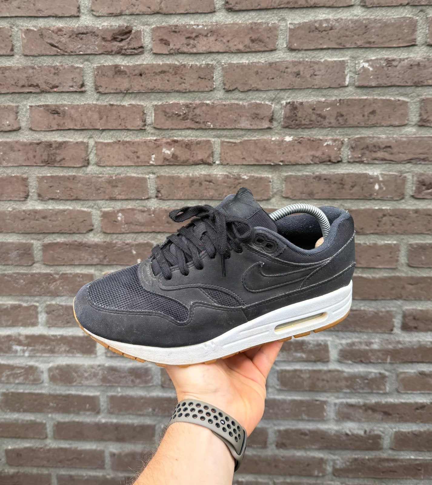 Nike Air Max 1 'Black Gum' (2018) – Maat 40.5, Kleding | Dames, Schoenen, Ophalen of Verzenden, Zwart, Sneakers of Gympen