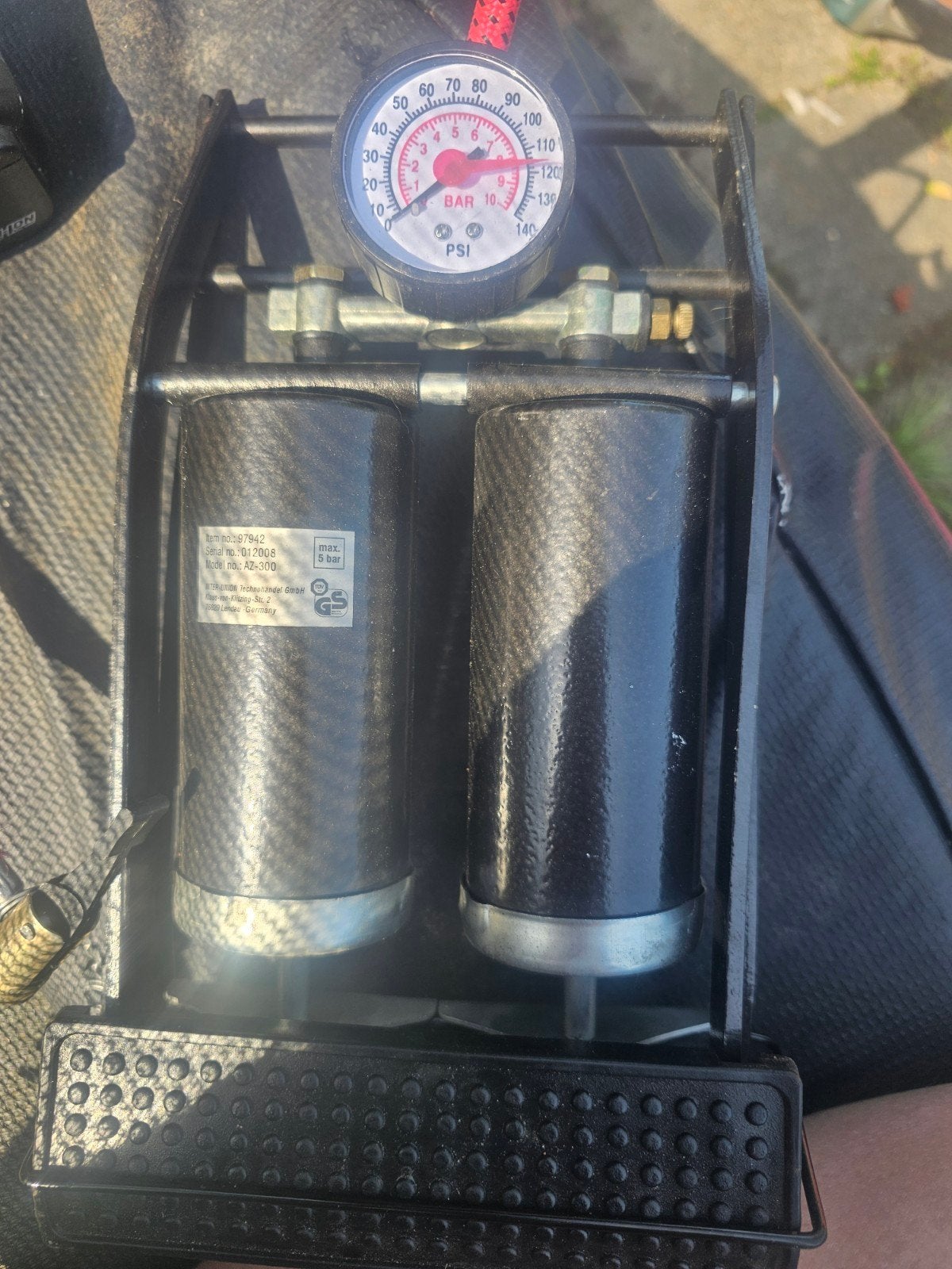 Voetpomp met drukmeter - Dubbele cilinder, Ophalen of Verzenden, Drukmeter, Gebruikt