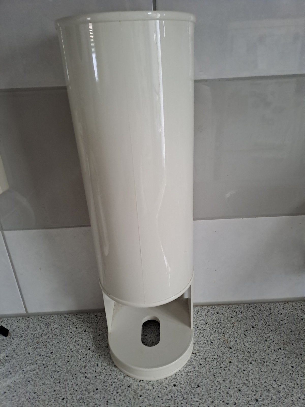 Handige toiletrolhouder - Wit kunststof, Huis en Inrichting, Minder dan 50 cm, Overige typen, Ophalen of Verzenden, Zo goed als nieuw