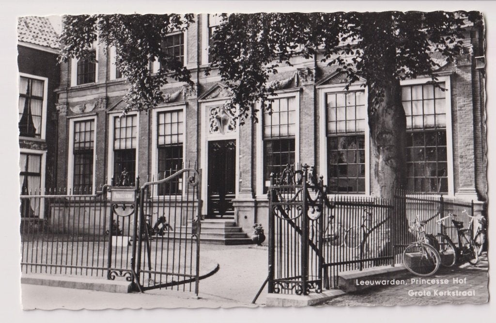305 Leeuwarden Grote Kerkstraat Princesse Hof Fietsen B67, Verzenden, 1940 tot 1960, Ongelopen, Friesland