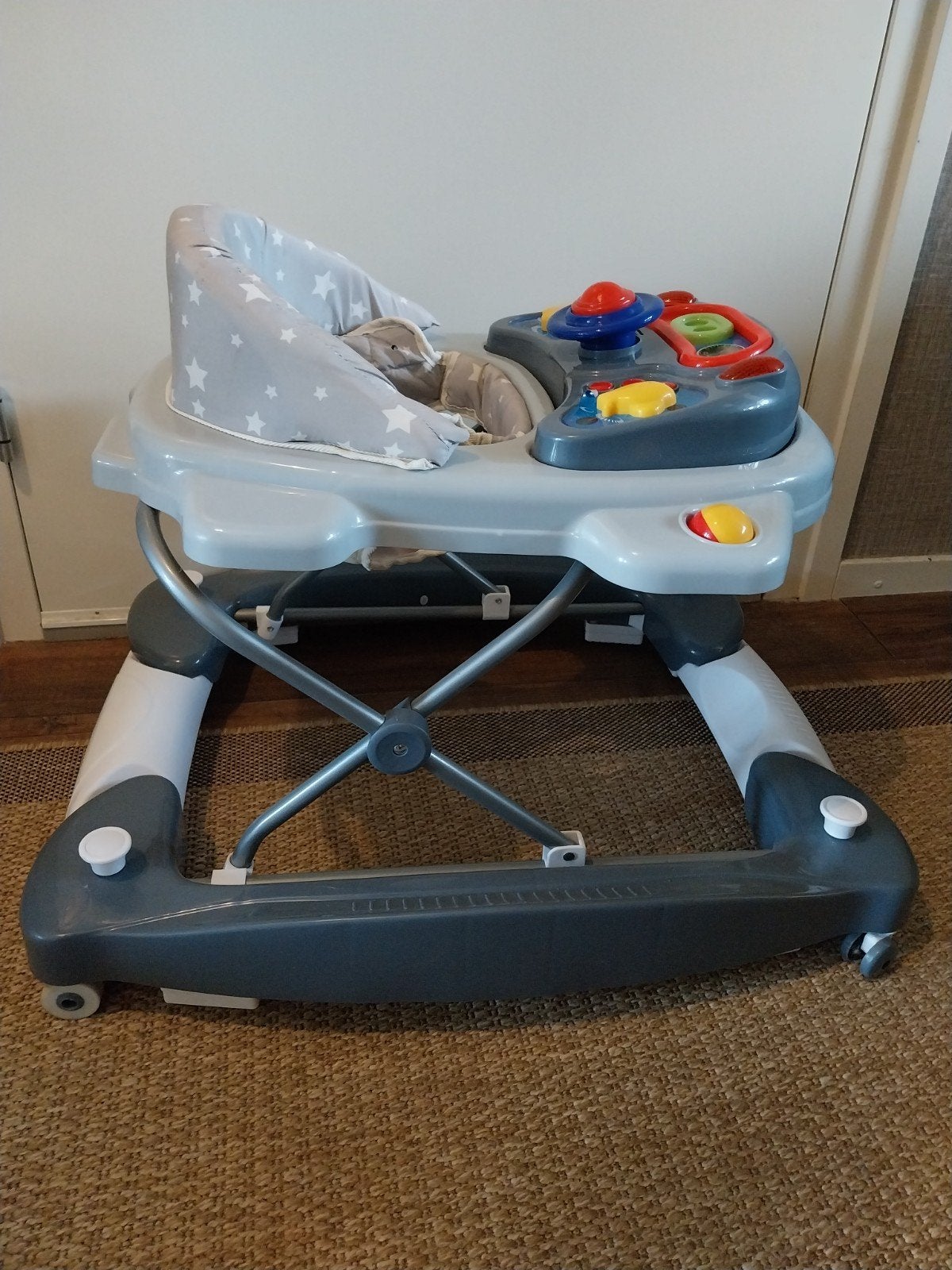 Loopstoel / Loopzitje voor baby's - Boninni, Ophalen of Verzenden, Gebruikt, Overige typen, Met wieltjes
