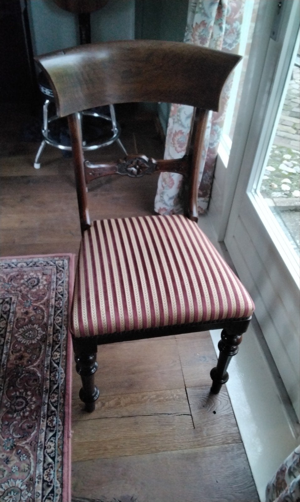 4 klassieke eetkamerstoelen, Ophalen