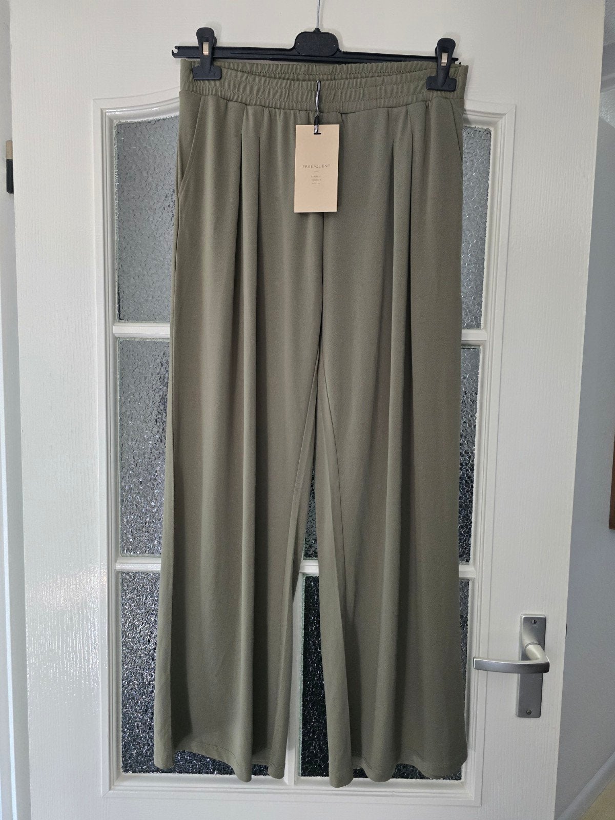Nieuw freequent broek groen M, Maat 38/40 (M), Nieuw, Ophalen of Verzenden, Lang