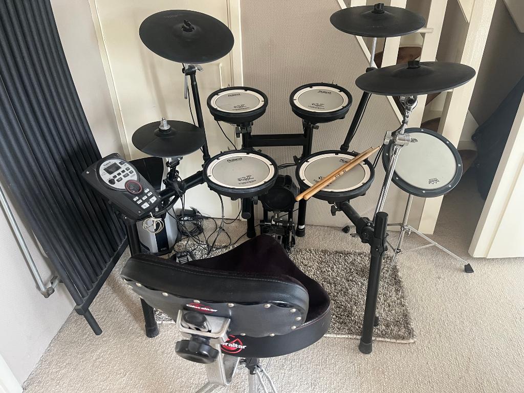 Roland drumstel TD11 V-drums compleet, Ophalen, Zo goed als nieuw, Roland
