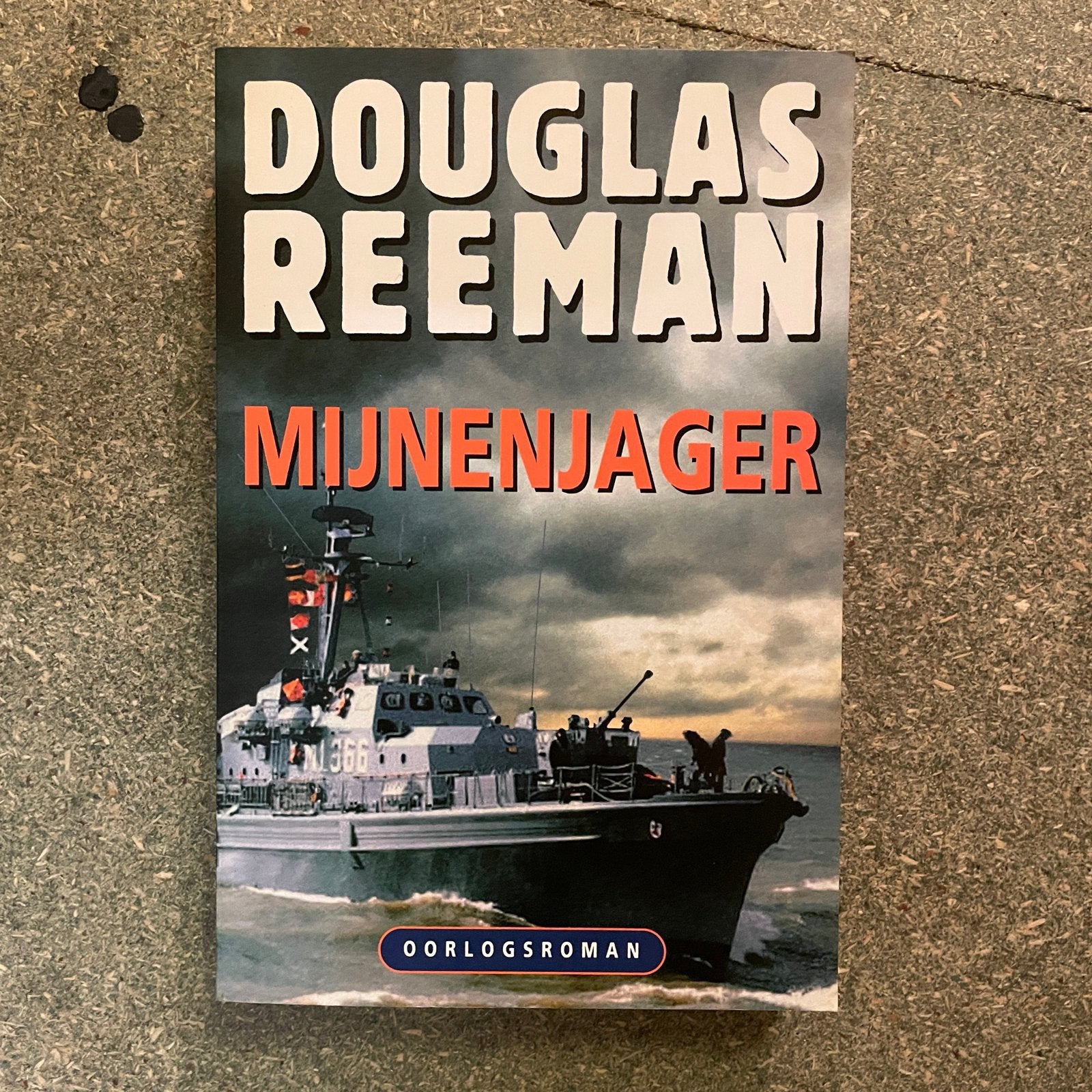 Mijnenjager - Douglas Reeman (Oorlogsroman), Ophalen of Verzenden, Gelezen
