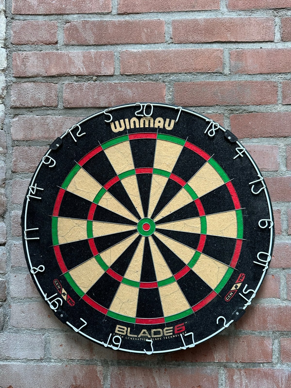 Winmau Blade 6 dartbord - professioneel, Sport en Fitness, Darts, Ophalen of Verzenden, Zo goed als nieuw, Dartbord