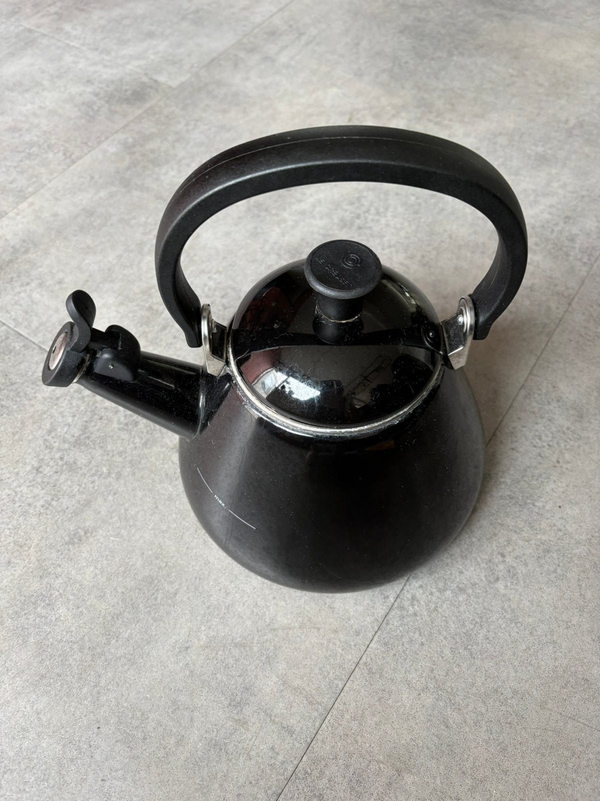 Le Creuset fluitketel zwart, 1 tot 2 liter, Ophalen, Gebruikt