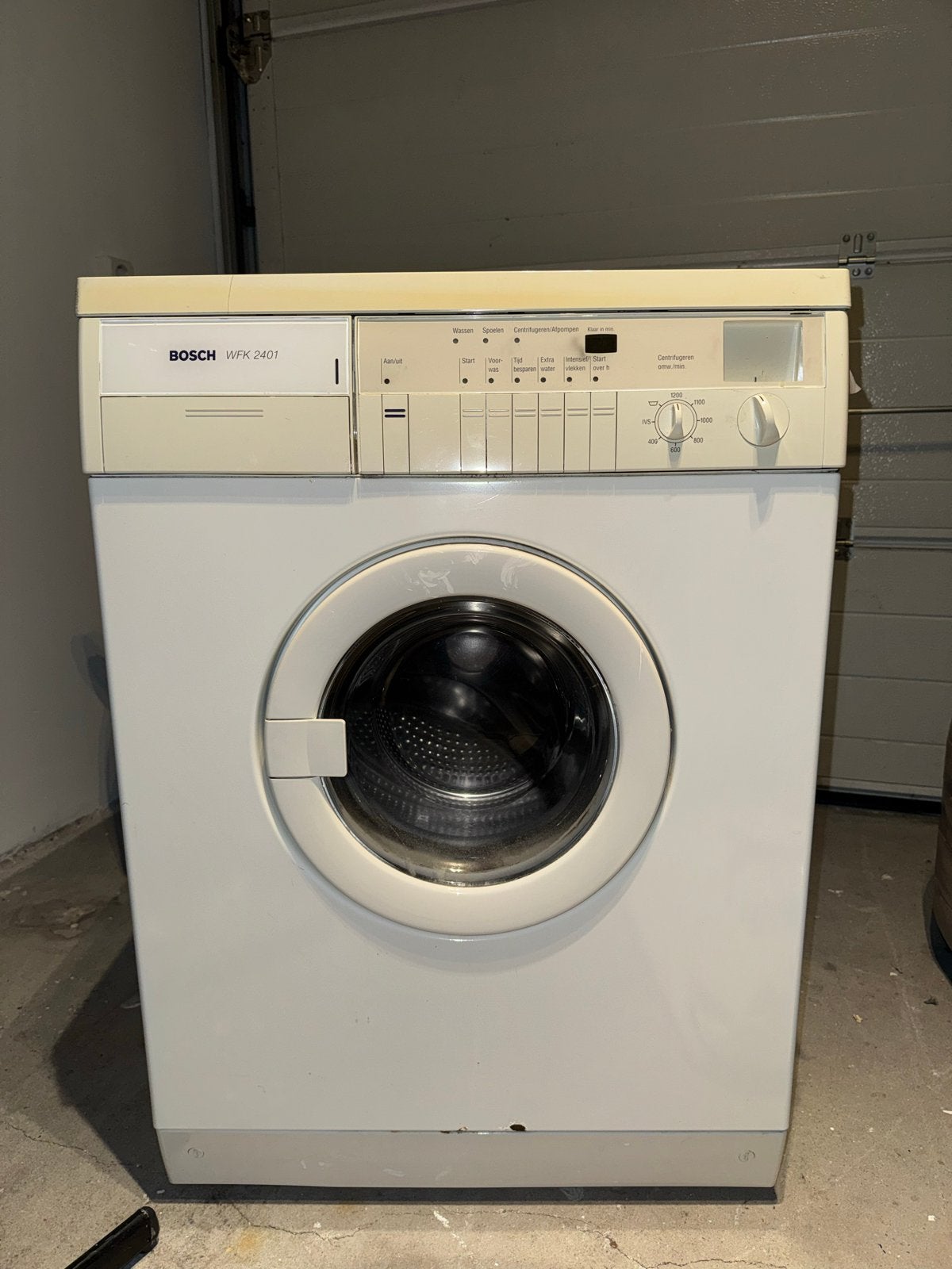 Bosch WFK 2401 Wasmachine - Betrouwbaar en Functioneel, Ophalen, 1200 tot 1600 toeren, Gebruikt, 4 tot 6 kg