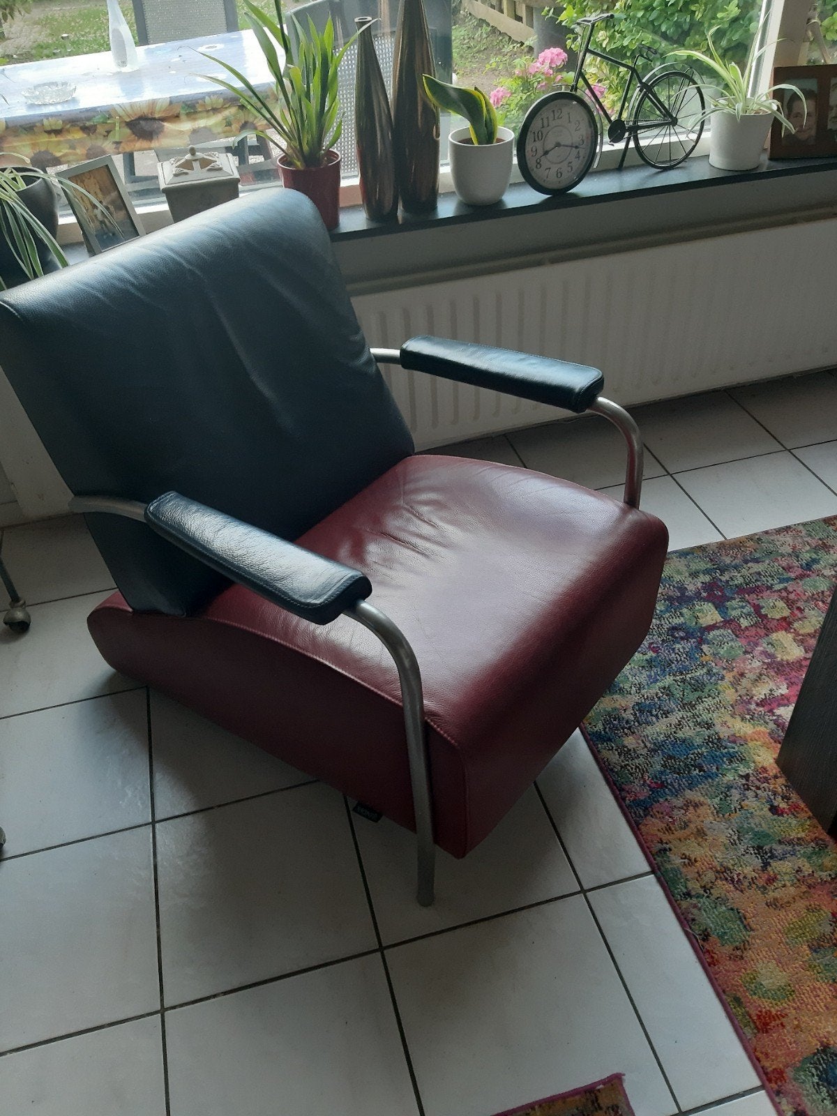 Montel fauteuil, zwart en rood leer vraagprijs €100, Huis en Inrichting, Ophalen, Gebruikt, Modern, Industrieel, 75 tot 100 cm