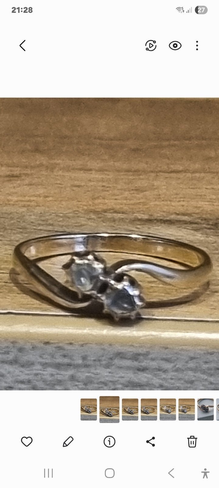 14 karaats gouden slagring met 2 diamanten, Ophalen of Verzenden, Zo goed als nieuw, 17 tot 18, Dame
