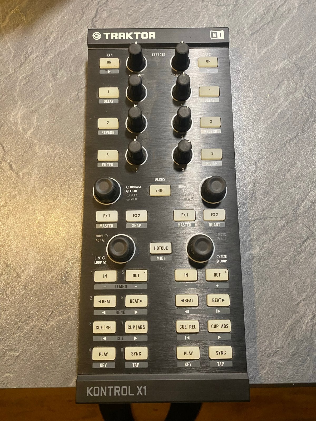 Native Instruments Traktor Kontrol X1 DJ Controller, Muziek en Instrumenten, Ophalen of Verzenden, Gebruikt, Dj-set, Overige merken