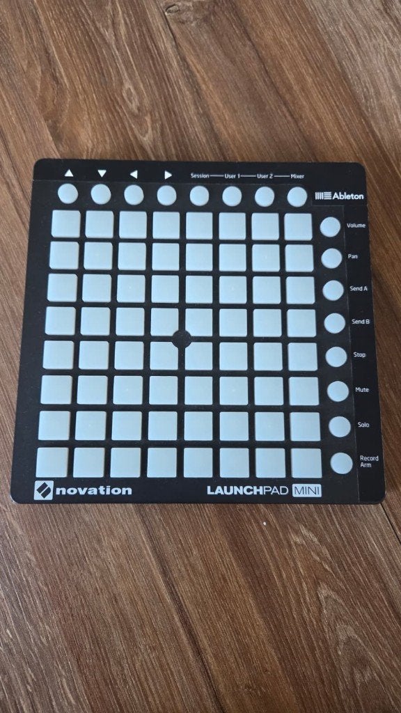 Novation Launchpad Mini MIDI Controller (kabel inbegrepen), Ophalen of Verzenden, Zo goed als nieuw