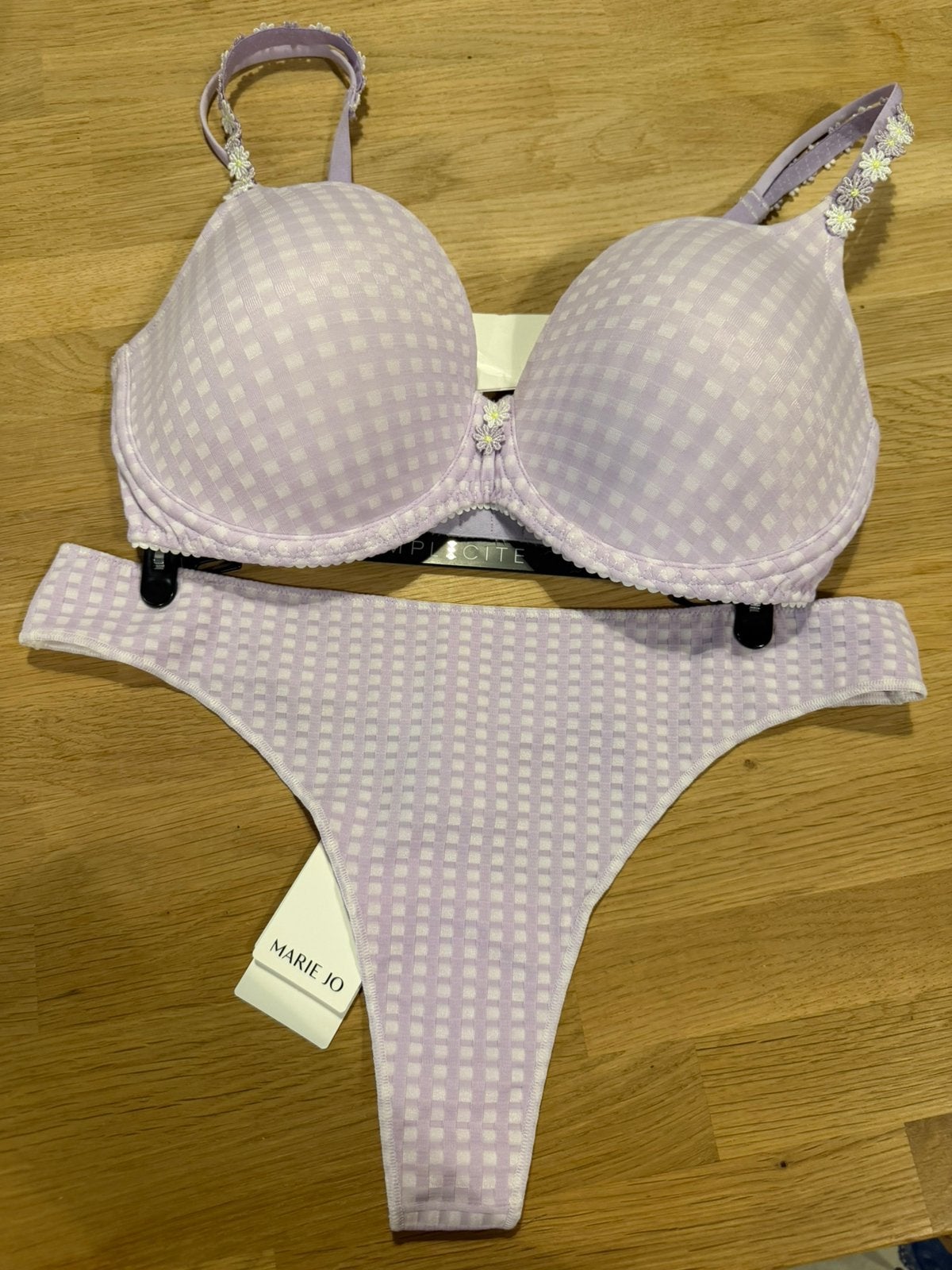 Marie Jo bh 75E string 40 NIEUW!! Bh nu €50, Ophalen of Verzenden, BH