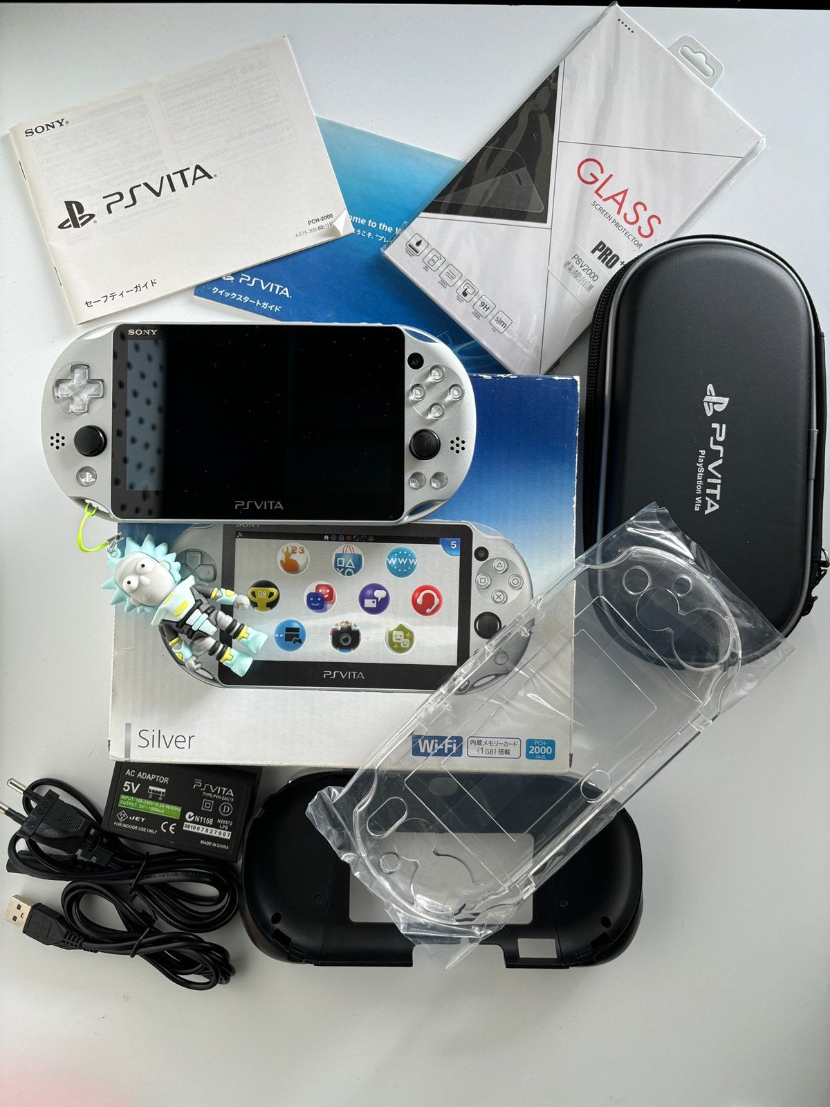 PS Vita 2000 Zilver 128GB Complete Set Rare, Spelcomputers en Games, Ophalen of Verzenden, Zo goed als nieuw, Overige kleuren