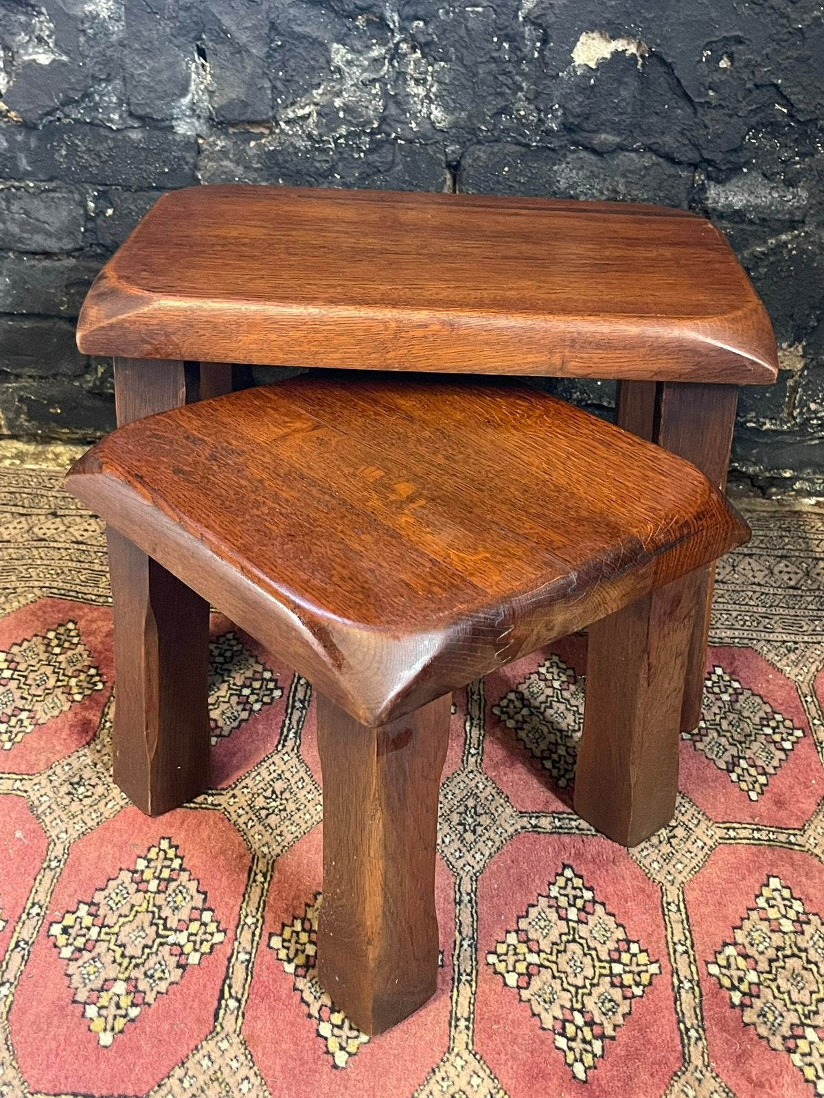 Set 2 vintage brutalist 70’s bijzettafeltjes nesting tables, Ophalen