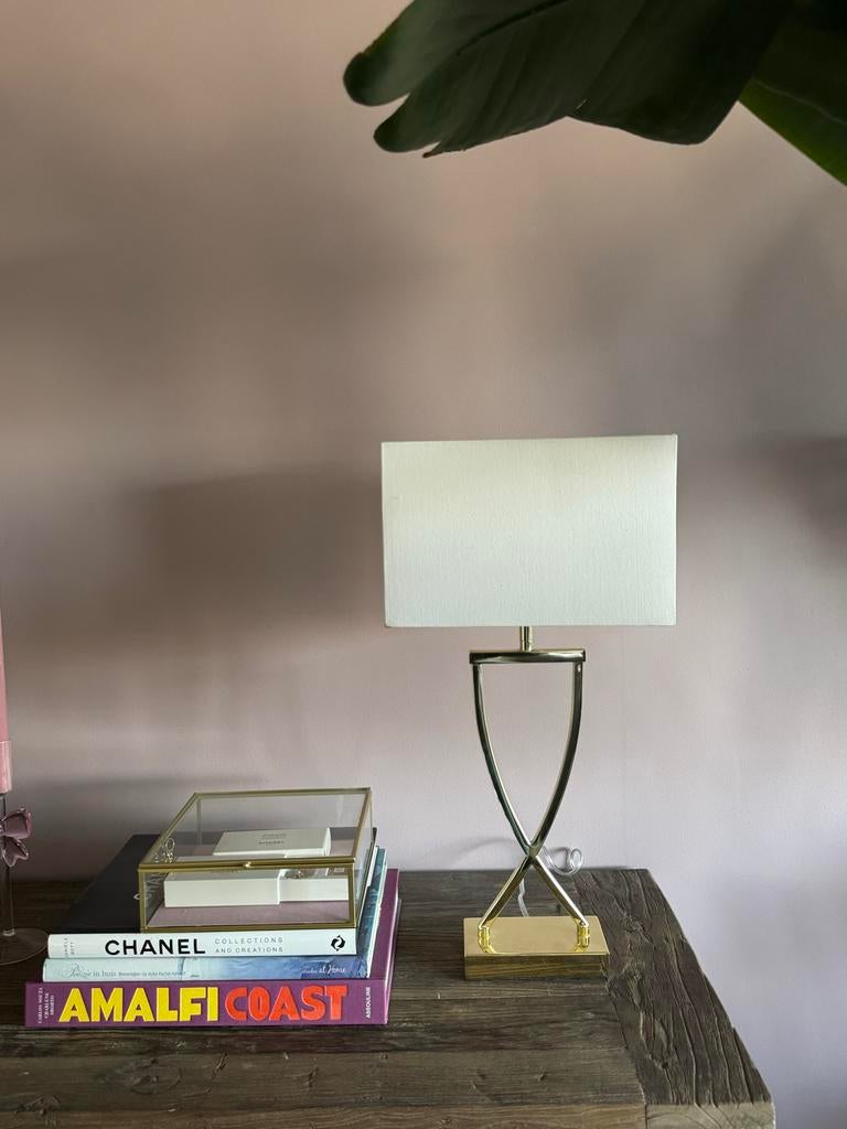 Westwing tafellamp wit met gouden standaard, Ophalen, 50 tot 75 cm, Zo goed als nieuw, Metaal