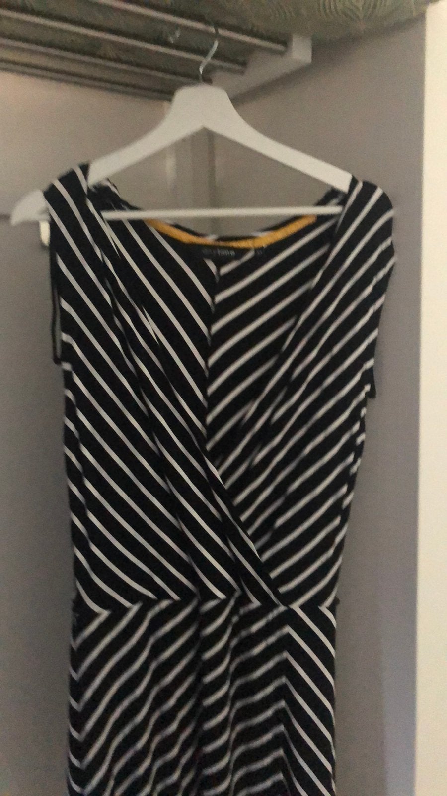 10 kledingstukken voor €75. A-lijn jurk Anytime in maat 44, Kleding | Dames, Jurken, Ophalen of Verzenden, Nieuw