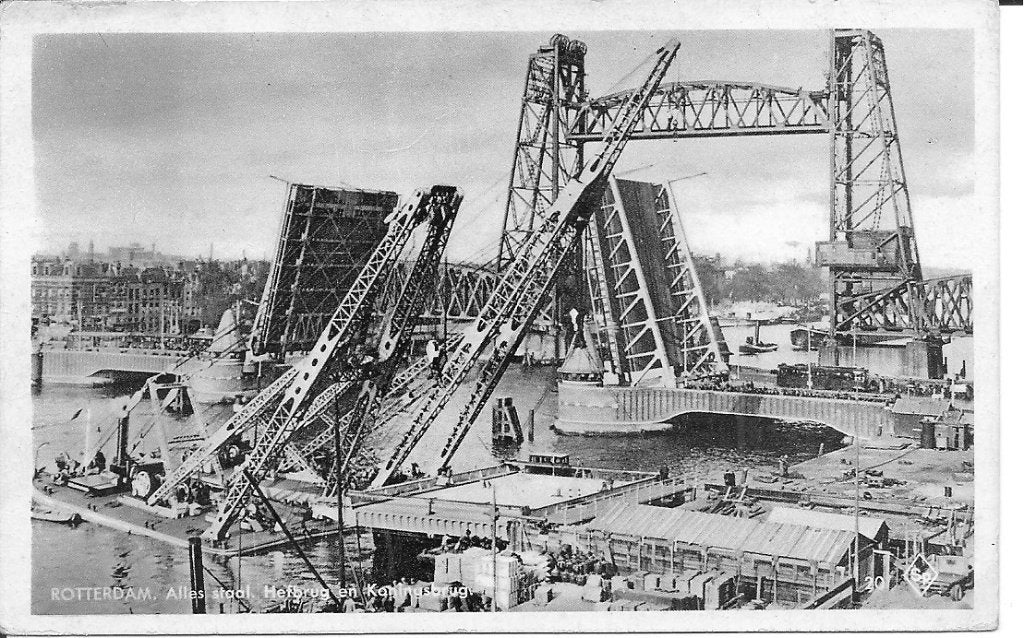 Oude Ansichtkaart Rotterdam: Hefbrug en Koningsbrug, Ophalen of Verzenden, 1940 tot 1960, Ongelopen, Zuid-Holland