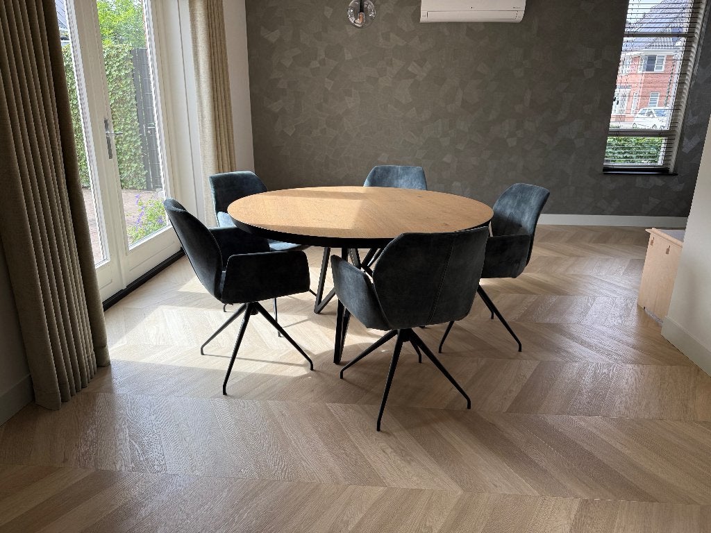 Ronde eiken eettafel van Table Du Sud 140cm, Huis en Inrichting, Tafels | Eettafels, Ophalen, Gebruikt, Vijf personen of meer