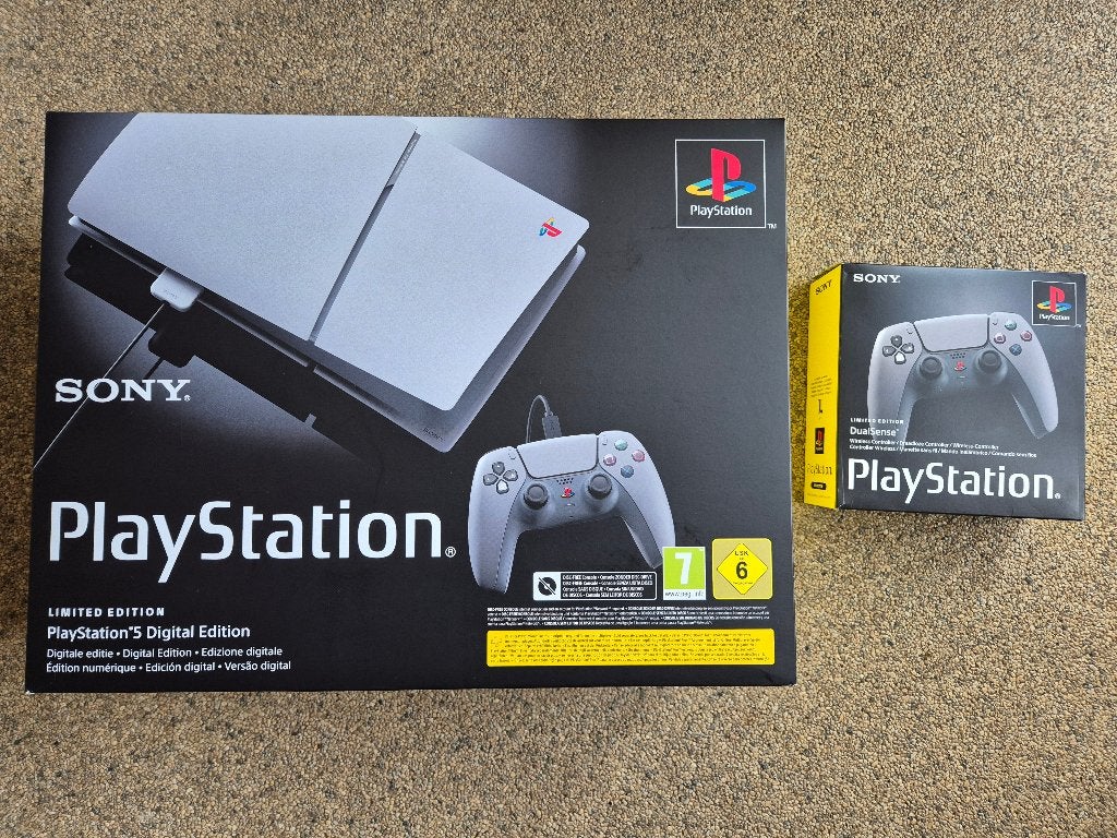 PS5 Slim 30th anniversary limited edition sealed NEW, Ophalen of Verzenden, Nieuw, Playstation 5 Digital