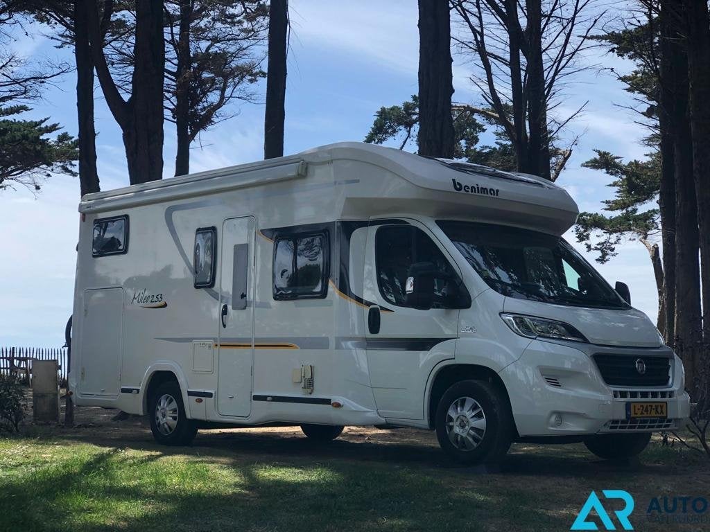 Benimar MILEO 253 * Vast bed * Hef bed * Ruime douche + WC, Bedrijf, Elektrische ramen, Airconditioning, Half-integraal