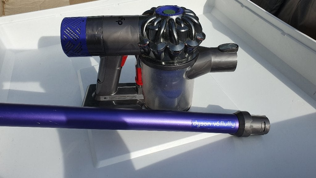 Dyson stofzuiger defect - Dyson V6 (SV09 Absolute), Witgoed en Apparatuur, Stofzuigers, Ophalen, 1200 tot 1600 watt