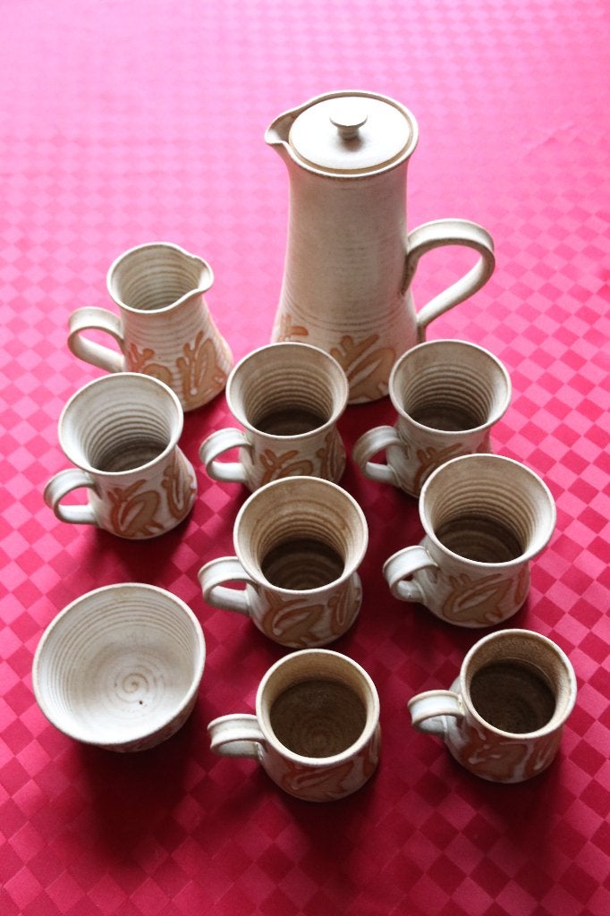 aardewerk koffie mokken, koffiekan, melkkan en suikerpot, Gebruikt, Overige merken, Overige stijlen, Aardewerk