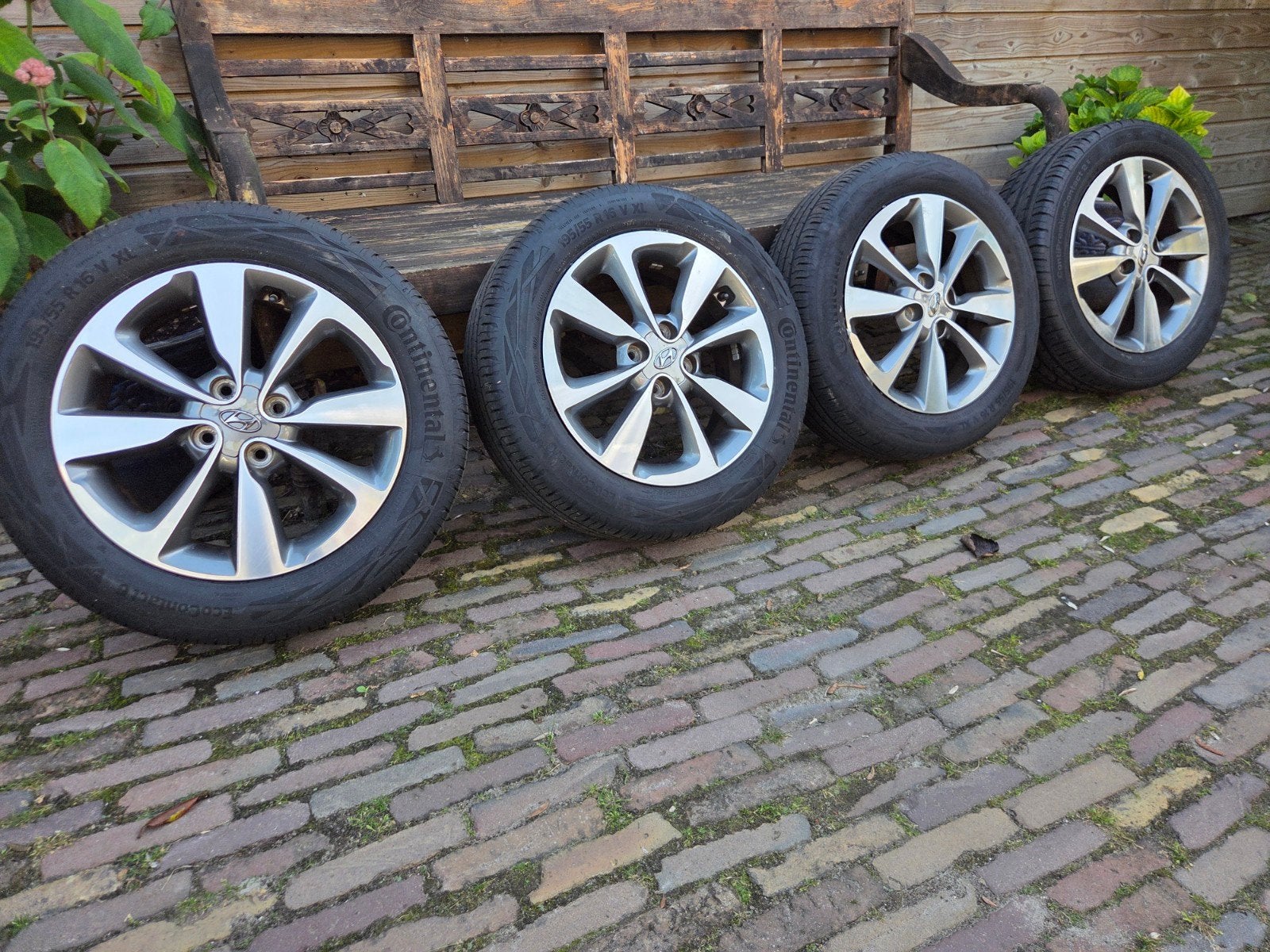 16 inch Hyundai velgen met banden | Continental 195/55 R16, Ophalen, Gebruikt, 16 inch, Banden en Velgen