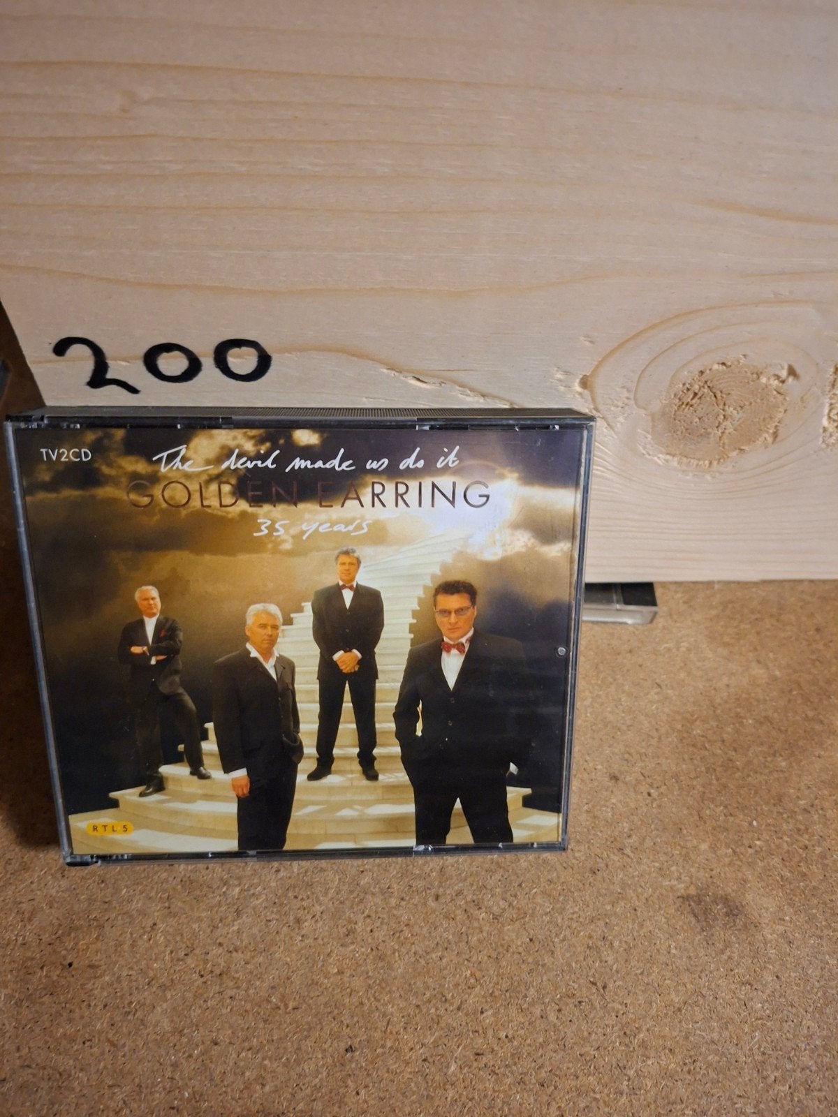 Golden Earring - The Devil Made Us Do It (35 Years) CD, Rock, Gebruikt, Ophalen of Verzenden, Verzamelalbum