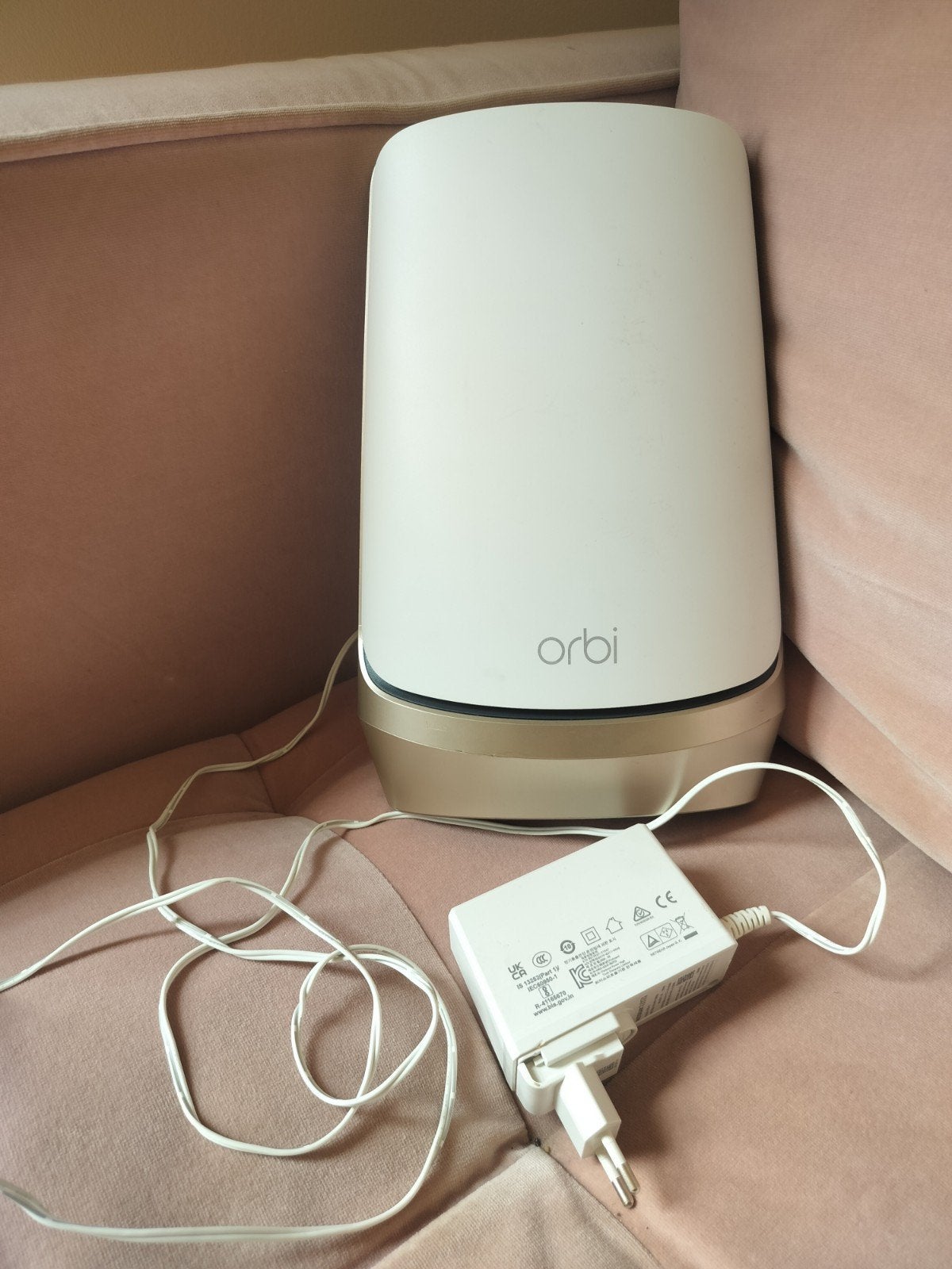 Netgear ORBI router RBRE960, Computers en Software, Routers en Modems, Ophalen of Verzenden, Zo goed als nieuw, Router, NETGEAR Orbi