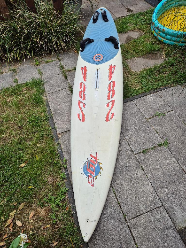 Surfset plank + 2 zeilen, Watersport en Boten, Windsurfen, Ophalen, Gebruikt, 250 tot 300 cm, Complete set