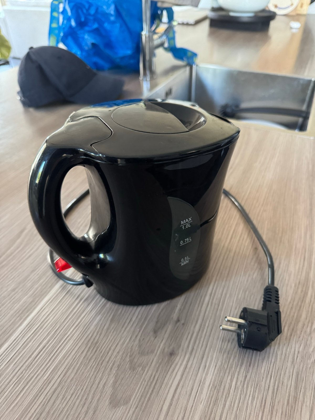 Zwarte waterkoker - Compact 1 liter, 1 tot 2 liter, Ophalen of Verzenden, Zo goed als nieuw