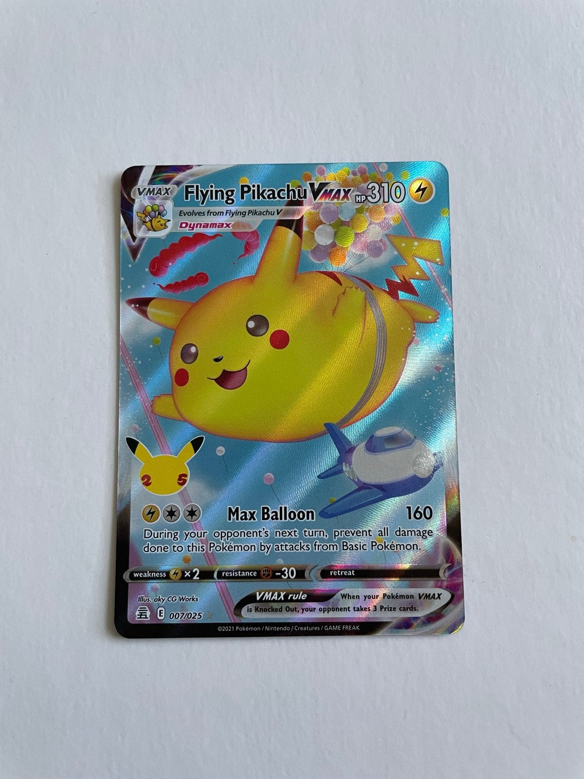 Flying Pikachu VMAX 007/025 Celebrations Ultra Rare Holofoil, Ophalen of Verzenden, Zo goed als nieuw, Losse kaart, Foil