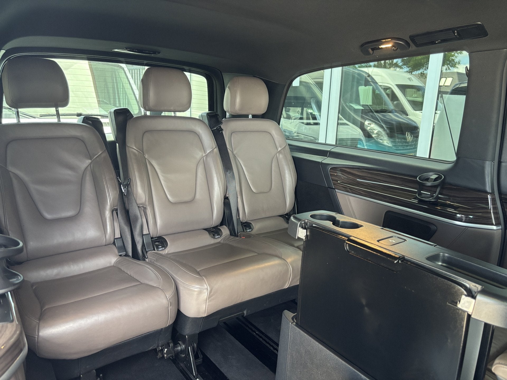 Mercedes-Benz V-Klasse 250d Extra Lang Avantgarde Edition |, Automaat, Dealer onderhouden, Achterwielaandrijving, Gebruikt