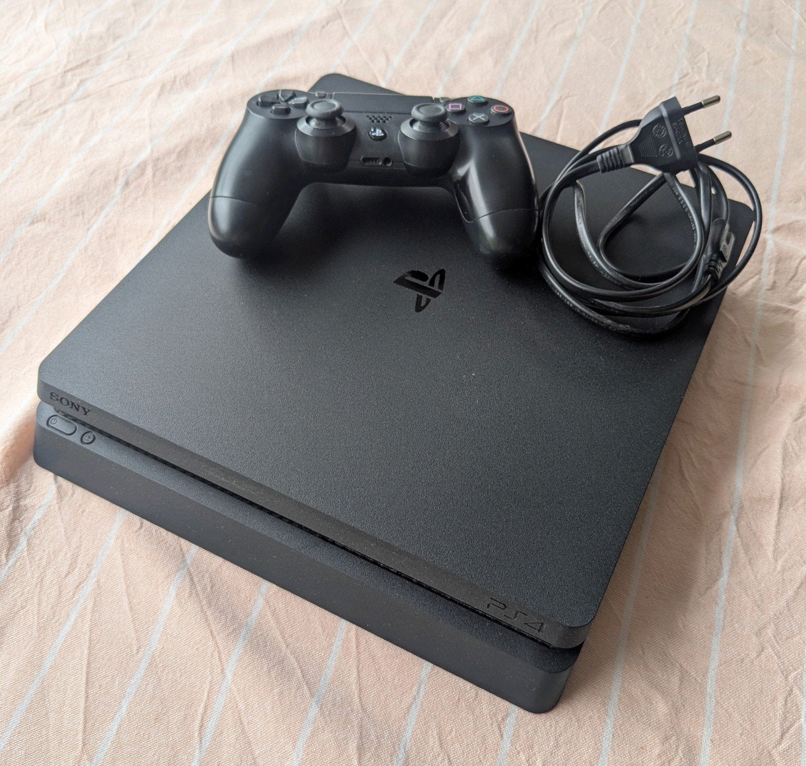 Sony PlayStation 4 Slim 1TB met 1 controller, Ophalen, Gebruikt, 1 TB, Met 1 controller