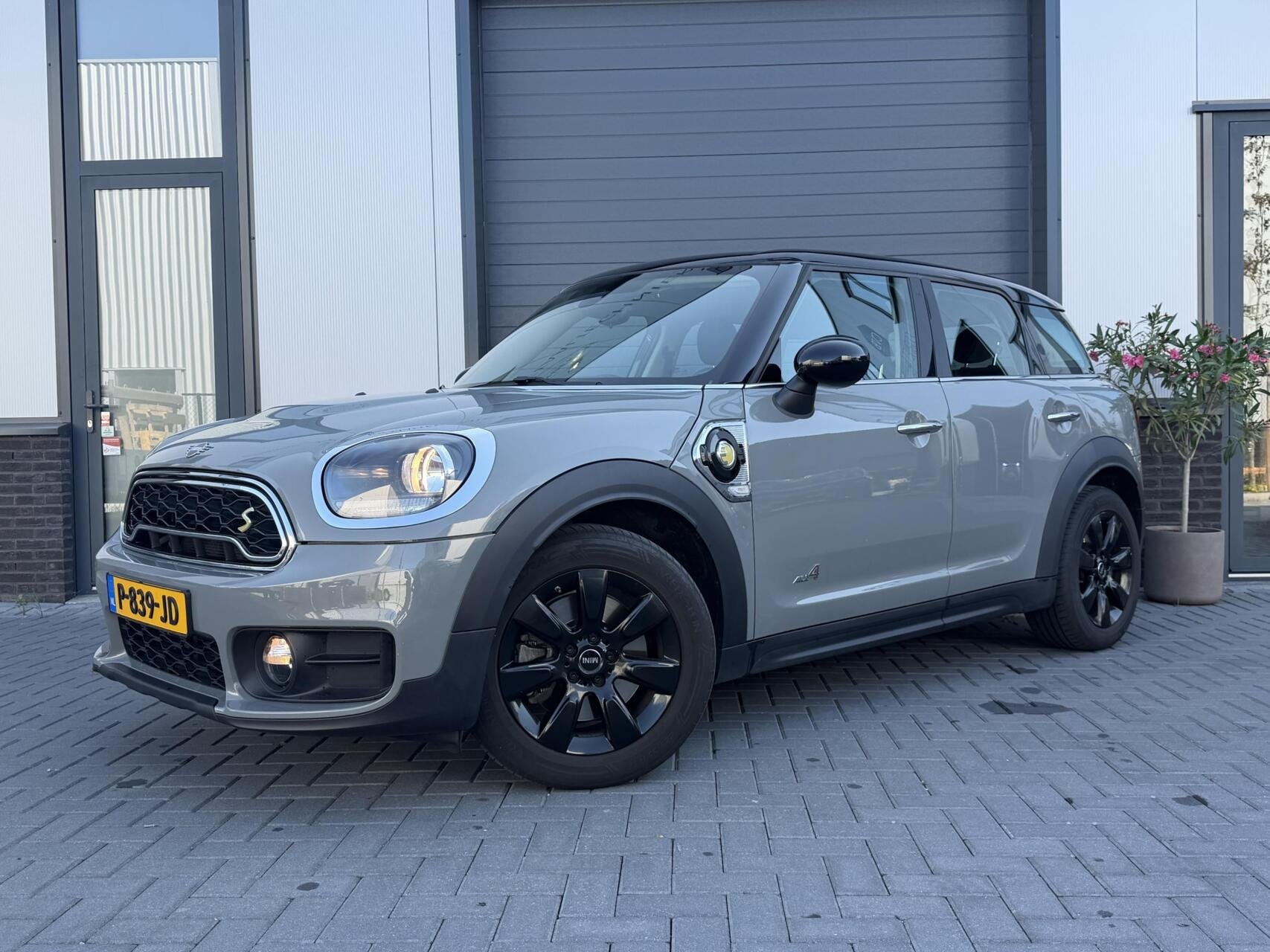Mini Countryman 1.5 Cooper S E ALL4, Gebruikt, Euro 6, LED verlichting, Bedrijf