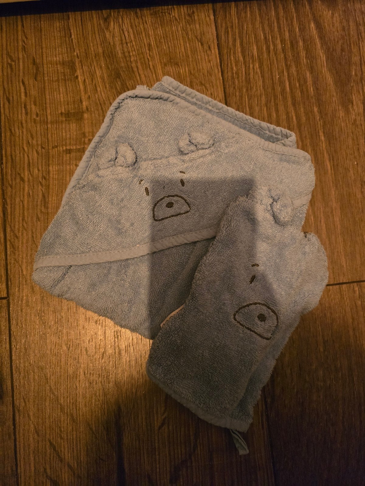 Liewood baby badcape en washandje, Kinderen en Baby's, Overige merken, Overige typen, Ophalen of Verzenden, Zo goed als nieuw