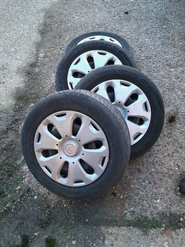 Ford Fiesta MK7/8 wielen wieldoppen, Ophalen, Gebruikt