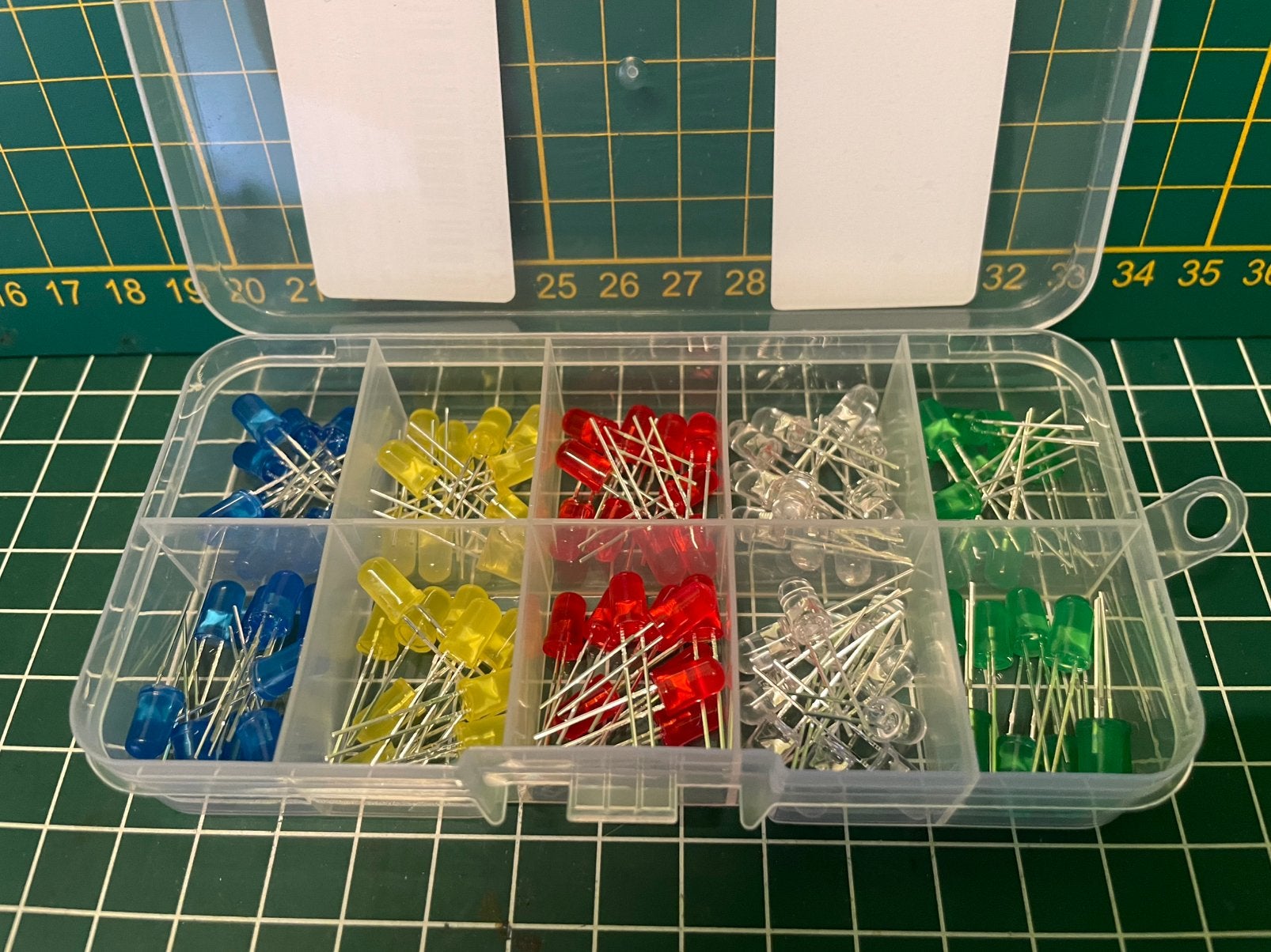 Led lampjes 5 mm, Hobby en Vrije tijd, Elektronica-componenten, Ophalen of Verzenden, Zo goed als nieuw