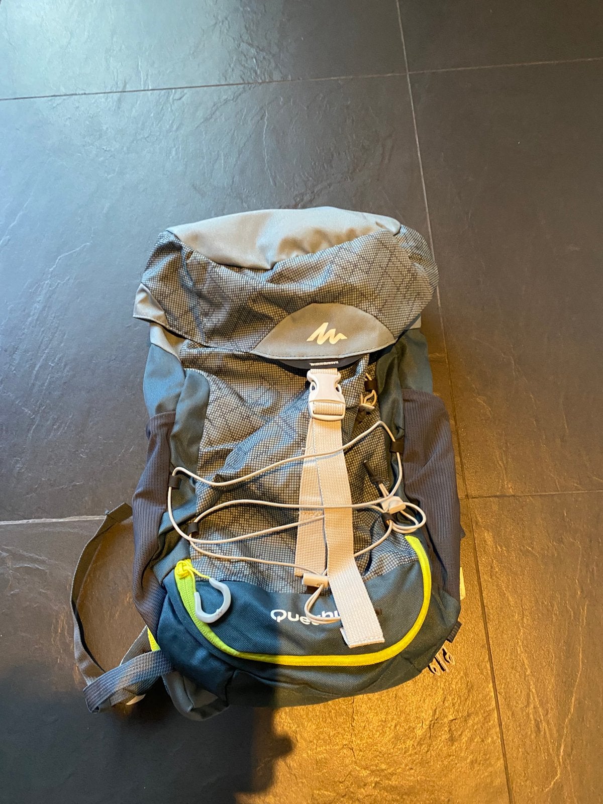 Hiking rugzak 20 liter met heupband Quechua, Sieraden, Tassen en Uiterlijk, Ophalen of Verzenden, Zo goed als nieuw, Overige merken