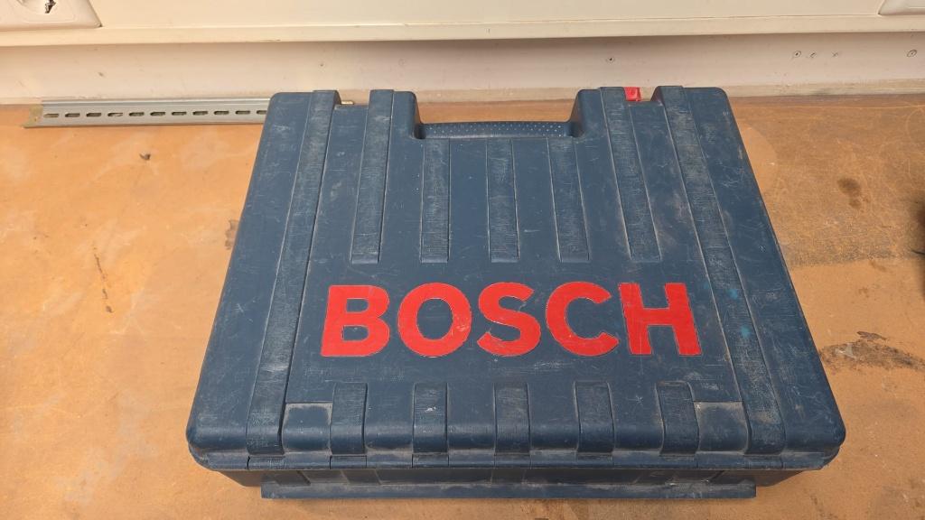 Bosch Haakse Slijpmachine in Koffer, Doe-het-zelf en Verbouw, Gereedschap | Slijpmachines, Ophalen, Gebruikt, 700 tot 1000 watt
