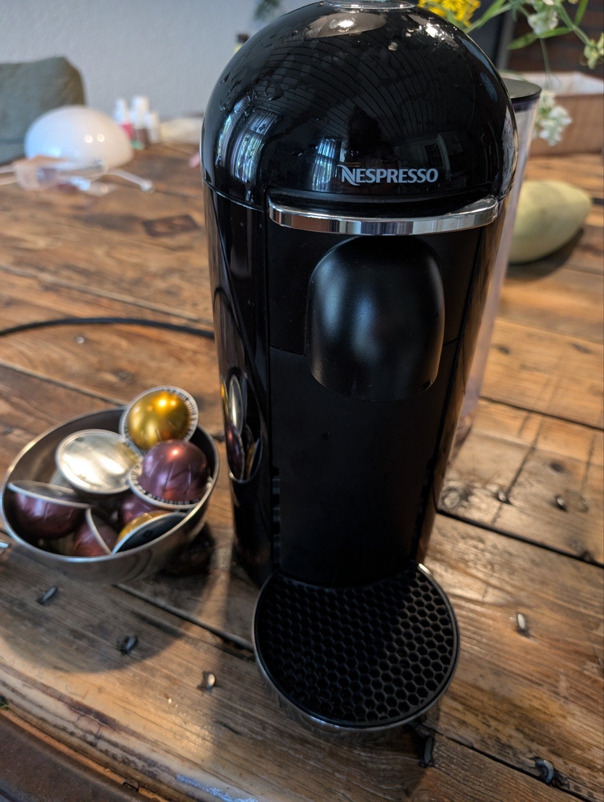 Nespresso Vertuo Next met cups, Witgoed en Apparatuur, Ophalen of Verzenden, Zo goed als nieuw, Koffiemachine, Koffiepads en cups