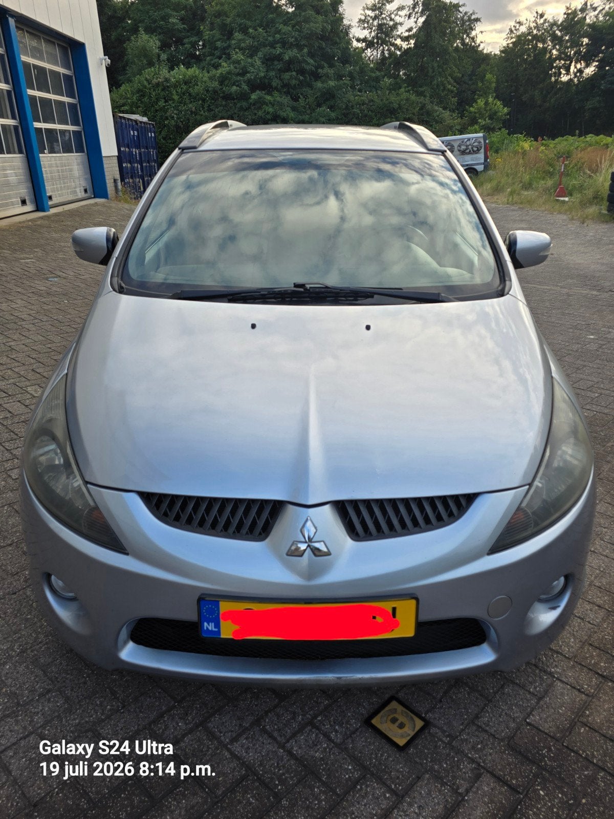 Telefon 0627210011 Mitsubishi Grandis 2.4 Mivec 6 AUT 2004, 570 kg, Particulier, 6 stoelen, 93 €/maand