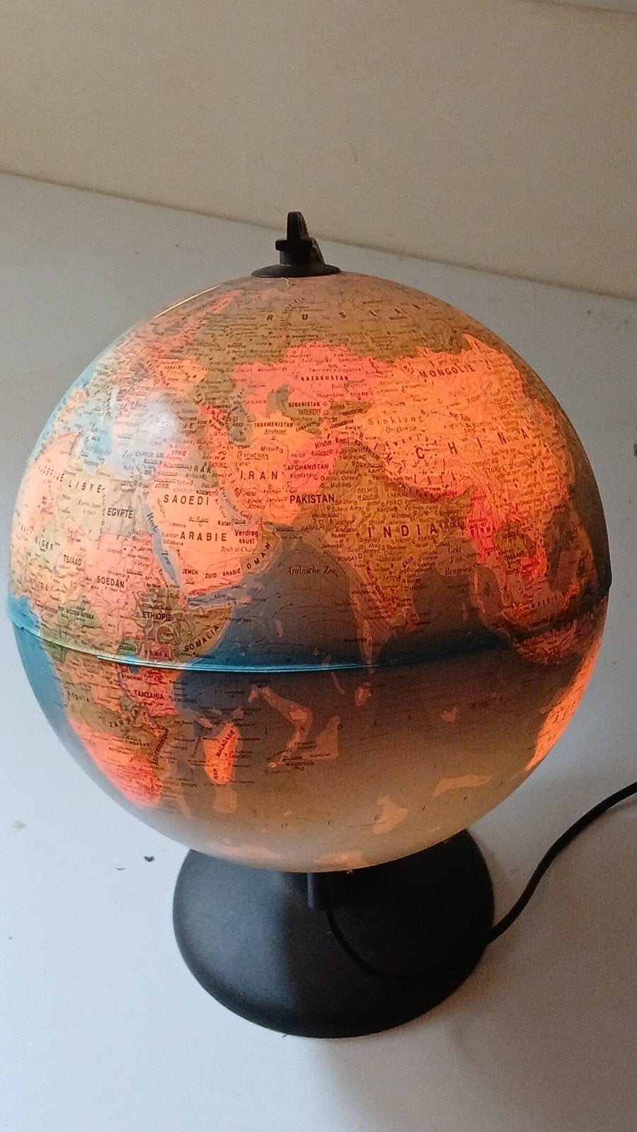 lamp bol van de aarde, Ophalen, Zo goed als nieuw