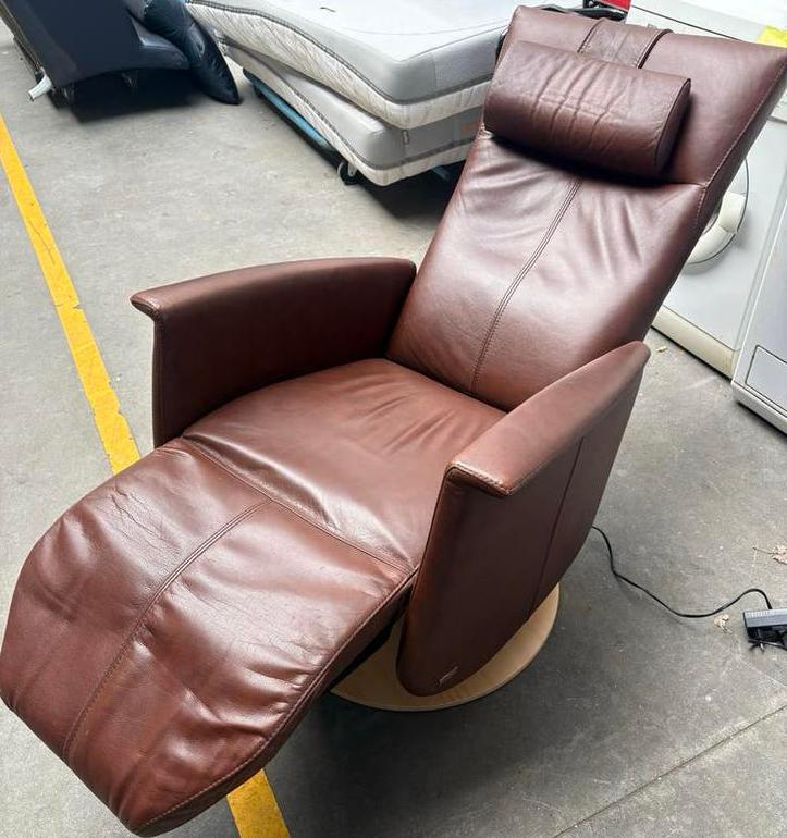Prominente Bruine Leren sta op Fauteuil, Ophalen, Gebruikt, Leer, 75 tot 100 cm