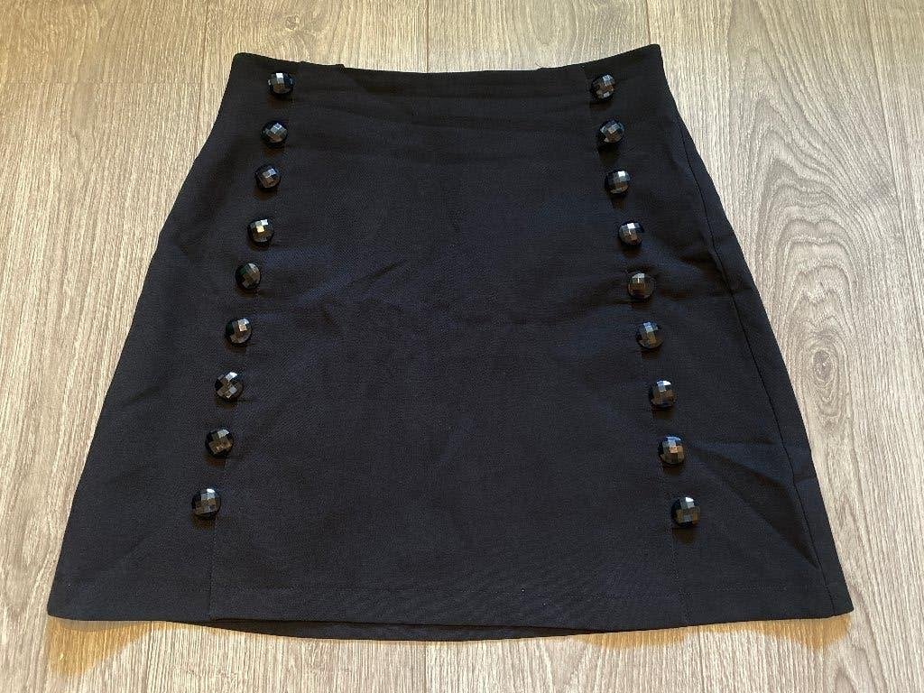 Prestige zwarte dames classy feest rok met knopen studs mt M, Kleding | Dames, Maat 38/40 (M), Made in Italy, Zwart, Ophalen of Verzenden